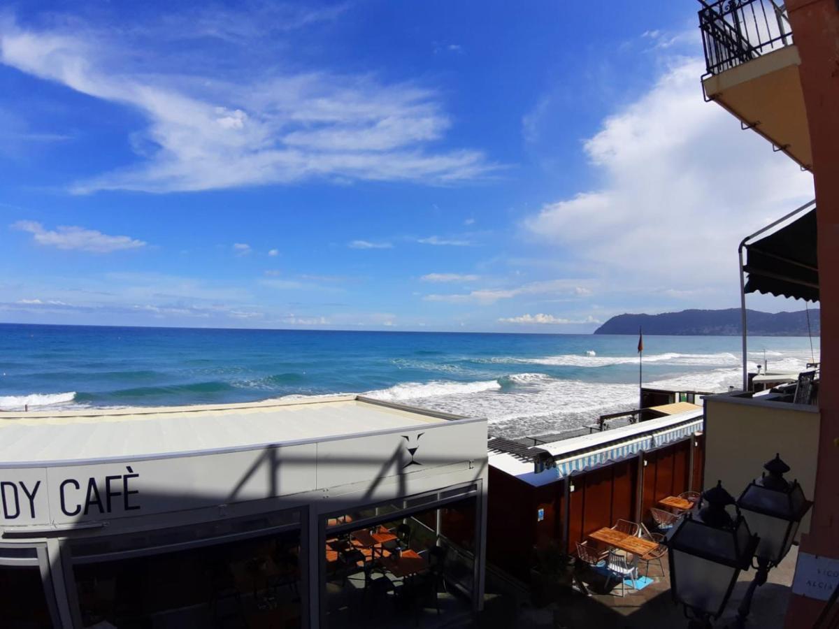 Apartamento Fronte Mare Con Terrazzo Zio